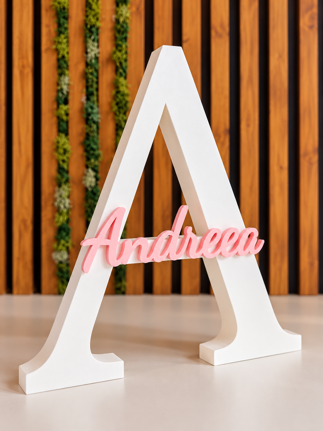 Literă personalizată cu nume pentru cadou sau decor
