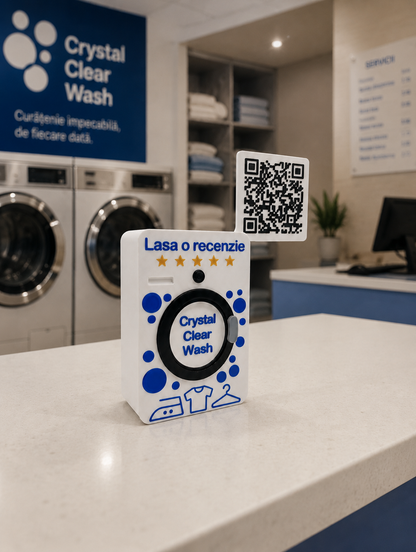 Stand personalizat de recenzii cu QR code si NFC, asezat pe tejgheaua unei spalatorii moderne, pentru colectarea rapida a recenziilor Google de la clienti.